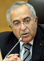 عباس يقبل استقالة فياض ويكلفه بتسيير الأعمال الحكومية 
