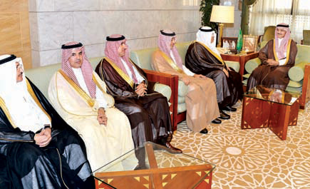 أمير منطقة الرياض يستقبل عدداً من سفراء المملكة لدى عدد من الدول الشقيقة والصديقة 