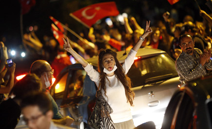أول قتيل في تظاهرات تركيا وأردوغان يرفض وصفها بالربيع 