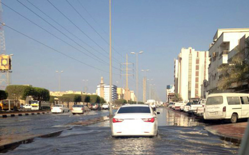 الأهالي: مشكلة طفح مياه المجاري بالجبيل «البلد» مستمرة من دون حلول منذ (10) أعوام 