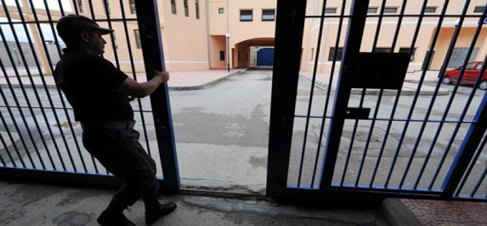 تقرير: «ميت» يزور ابنه في السجن بالجزائر 