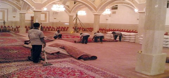 الشؤون الإسلامية تبدأ فرش المساجد والجوامع 