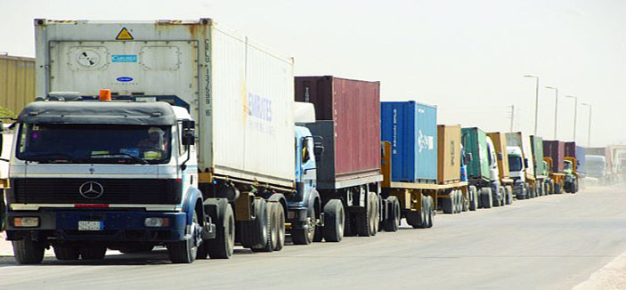 «الشاحنات» وخطرها في طريق (الرياض - الدمام) السريع 