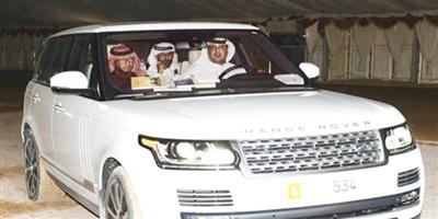 مهرجان سلطان بن زايد يقدم للشعراء سيارة وجوائز مالية 