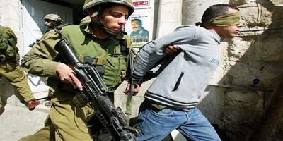 الاحتلال يعتقل 15 فلسطينياً في مداهمات ليلية بالضفة الغربية 
