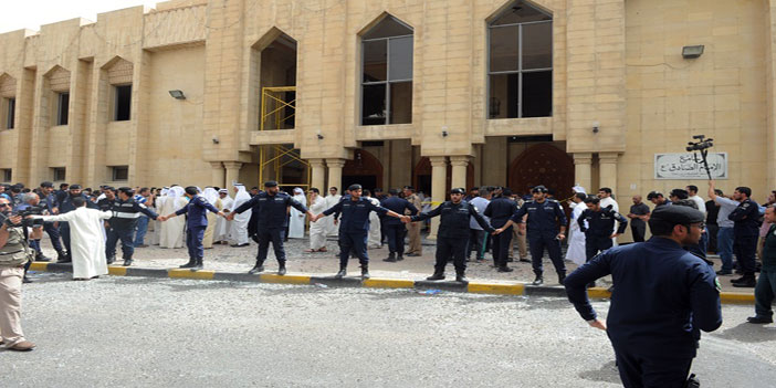 القضاء الكويتي يحكم بإعدام 7 متهمين في تفجير مسجد بالكويت 