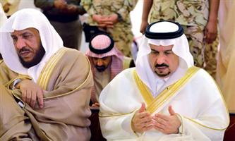 سمو أمير منطقة الرياض يؤدي صلاة عيد الأضحى المبارك 