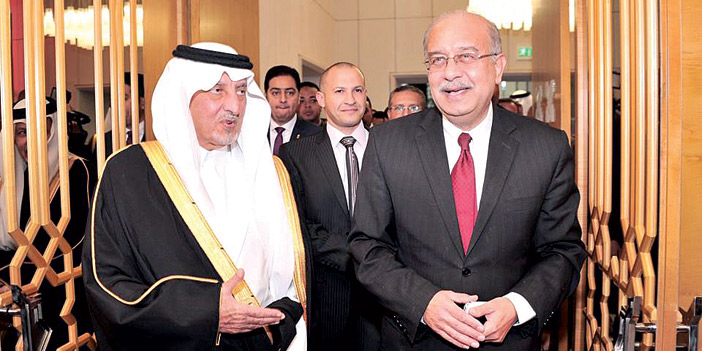  الأمير خالد الفيصل ورئيس الوزراء المصري