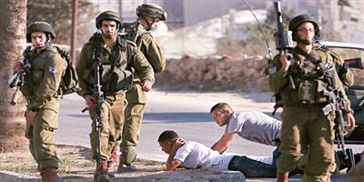 إسرائيل مستمرة بشن الاعتقالات ضد الفلسطينين 