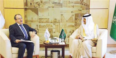 الأمير سلطان بن سلمان يلتقي السفير القبرصي لدى المملكة 