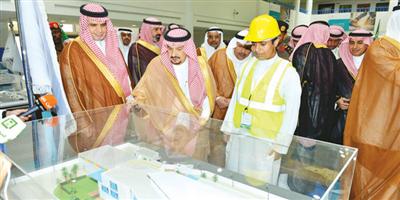 الأمير فيصل بن بندر دشن مشروعات تعليمية في منطقة الرياض بـ(3) مليارات 