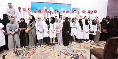 فرع «العمل» بمكة المكرمة يحتفل بتوظيف 200 صيدلي وصيدلانية سعوديين 