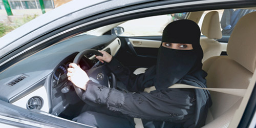 إقبال السعوديات على تعلم قيادة السيارات 