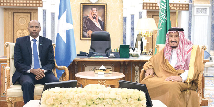  الملك خلال استقباله رئيس الوزراء الصومالي في قصر اليمامه يوم أمس