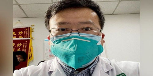 الصين تحيي ذكرى وفاة أول طبيب تحدث عن ظهور كورونا 