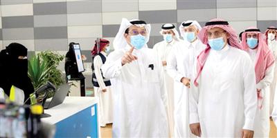 وزير التعليم يتفقّد مركز تقديم لقاحات كورونا بجامعة الملك سعود 