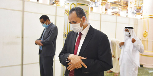 وزير الثقافة والإعلام السوداني يزور المسجد النبوي 