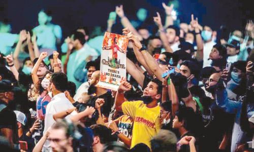 مواجهات عالمية تشعل نزالات «WWE» 