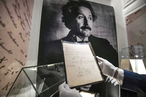بيع مخطوطة لأينشتاين بأكثر من 13 مليون دولار 