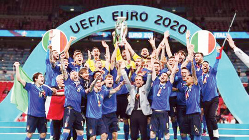 إيطاليا فازت بالنسخة الأخيرة من البطولة