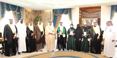 الفيصل يكرِّم طلاب وطالبات تعليم مكة المكرمة وجدة الفائزين بجوائز (آيسف 2022) 