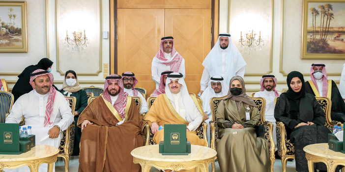 أمير المنطقة الشرقية يشهد توقيع اتفاقية توظيف 21 مهندسة 