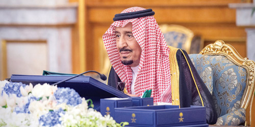 خادم الحرمين الشريفين ترأس جلسة مجلس الوزراء أمس في قصر السلام 