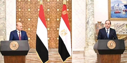 خلال لقائه رئيس مجلس الرئاسة اليمني 