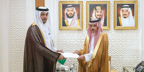  رسالة خادم الحرمين من أمير قطر يتسلمها وزير الخارجية