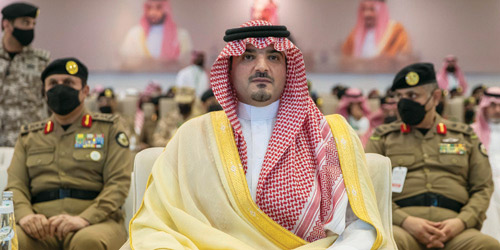 الأمير عبدالعزيز بن سعود يقف على جاهزية قوات أمن الحج 