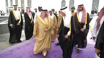 ملك البحرين يغادر بعد زيارة للمملكة 