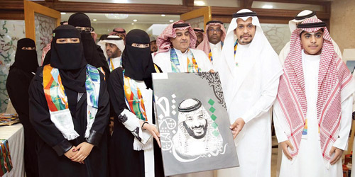 الإدارات التابعة لتعليم الرياض تحتفي باليوم الوطني 