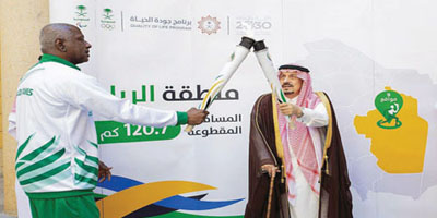 أمير منطقة الرياض يتسلم شعلة دورة الألعاب السعودية 2022 