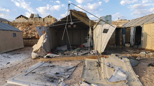  أحد المخيمات التي تم قصفها في سوريا