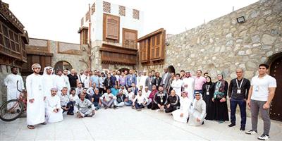 انطلاق برنامج زيارة الأماكن المقدسة لشباب الدول العربية 
