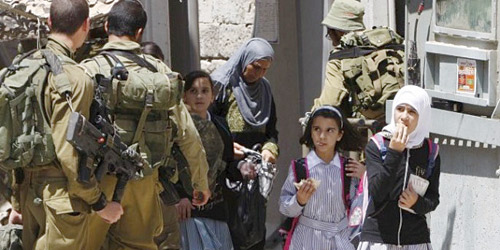 وزير الخارجية الفلسطيني يسلم الأمم المتحدة تقريراً عن انتهاكات الاحتلال الإسرائيلي للطفولة 