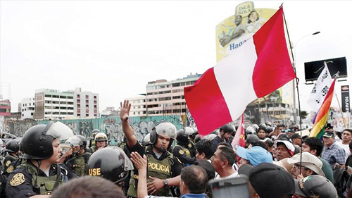 ارتفاع حصيلة الاحتجاجات في البيرو بعد عزل الرئيس 
