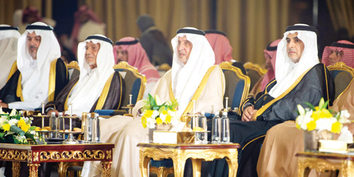  الأمير خالد الفيصل يتابع فقرات الحفل
