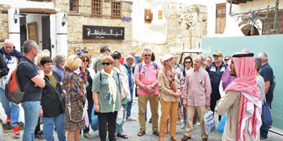 سياح أجانب: جدة التاريخية تمثل مزيجاً من التاريخ والمزارات السياحية 