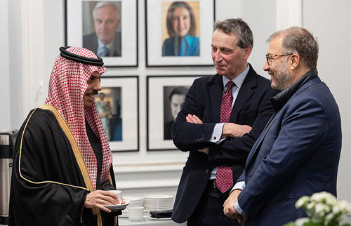 وزير الخارجية يشارك في اجتماع طاولة مستديرة بتنظيم المعهد الملكي البريطاني 