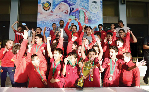 القادسية يحقق كأس بطولة كرة الماء لفئة البراعم تحت 12 عامًا 