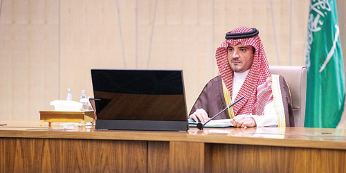 وزير الداخلية خلال ترؤسه الاجتماع