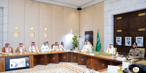 الأمير فيصل بن بندر يرأس اجتماع لجنة الدفاع المدني الرئيسية بمنطقة الرياض 