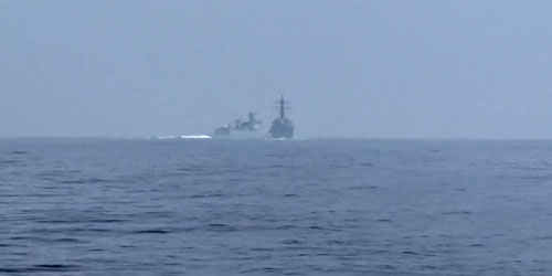 واشنطن: سفينة صينية نفذت مناورة «خطيرة» حول مدمرة أميركية 