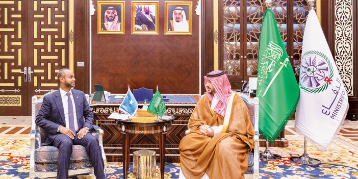 الأمير خالد بن سلمان بحث مع وزير الدفاع الصومالي تعزيز التعاون والتنسيق المشترك 
