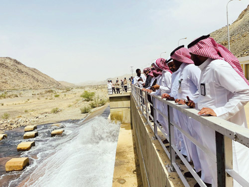  من عملية فتح بوابات السد