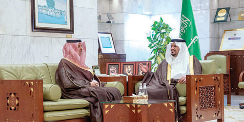 الأمير محمد بن عبدالرحمن يستقبل رئيس النيابة العامة بمنطقة الرياض 