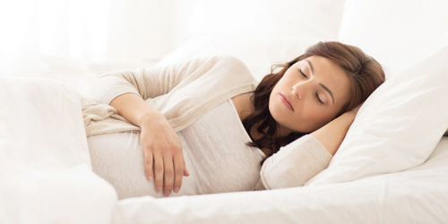دراسة تكشف خطر النوم الطويل في العطلة الأسبوعية 
