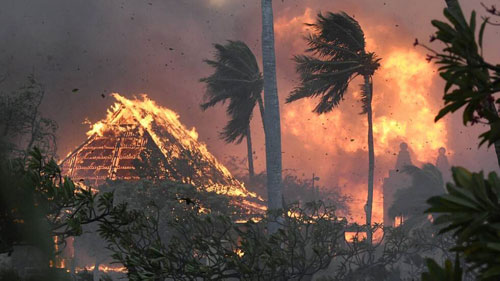ارتفاع عدد ضحايا حرائق الغابات في هاواي إلى 106 قتلى 