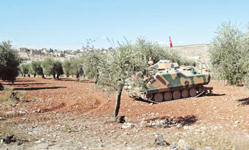 المرصد السوري: انفجار يضرب قاعدة عسكرية تركية شمال سوريا 